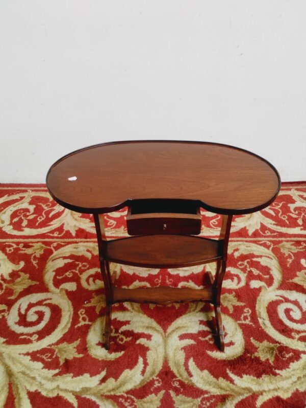 MESA DE SALA ESTILO INGLES EN CAOBA, PETIT MUEBLE MESITA RIÑON. COD: 91601 - Image 5