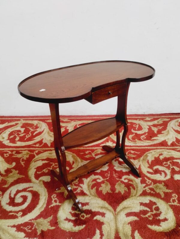 MESA DE SALA ESTILO INGLES EN CAOBA, PETIT MUEBLE MESITA RIÑON. COD: 91601 - Image 6