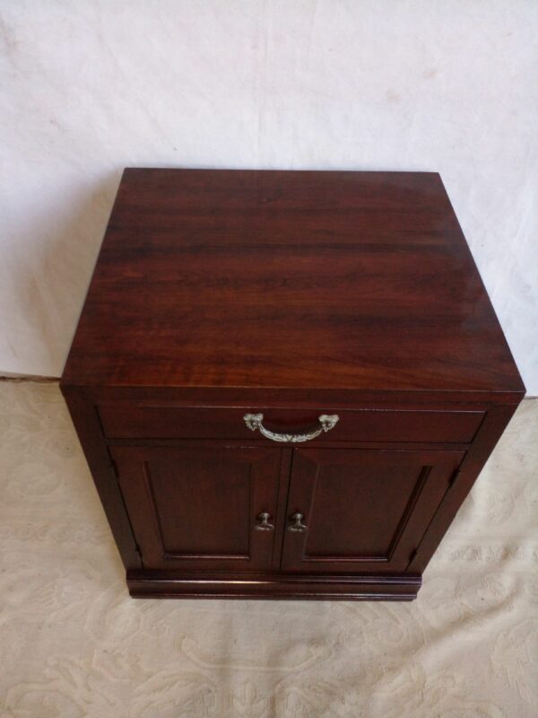 MUEBLE INGLES 2 PUERTAS EN GUINDO, DREXEL HERITAGE. COD: 57214 - Image 3