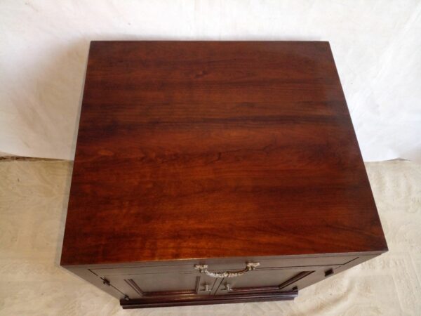 MUEBLE INGLES 2 PUERTAS EN GUINDO, DREXEL HERITAGE. COD: 57214 - Image 6