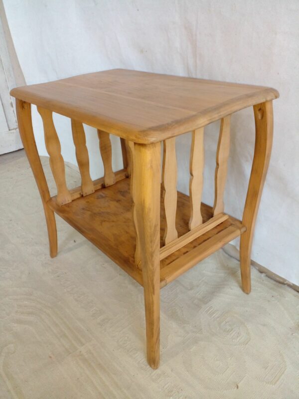 MESA DE SALA ANTIGUA MADERA LAVADA NATURAL MESITA MUSIQUERO. COD: 41859