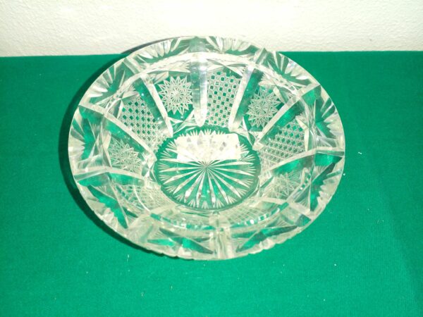 CENTRO DE MESA CRISTAL TALLADO ANTIGUO DESPOJADOR. COD: 93121