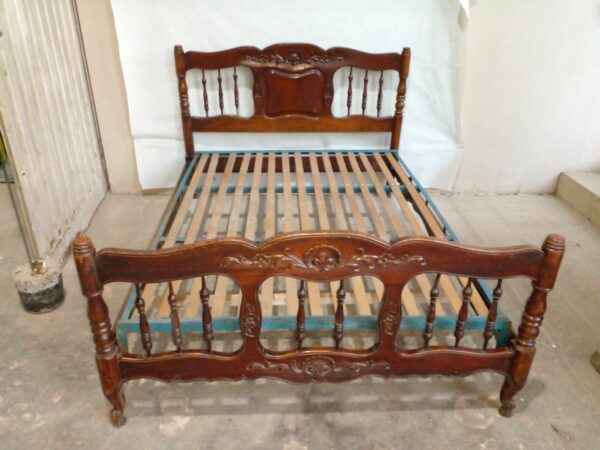 CAMA 2 PLAZAS ESTILO FRANCES PROVENZAL EN ROBLE. COD: 92803