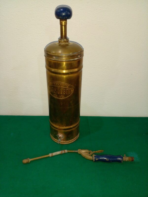 PULVERIZADOR ANTIGUO DE BRONCE MARCA SAN JORGE PARA DECORACION. COD: 94402