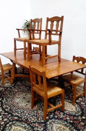 JUEGO DE COMEDOR EN ROBLE ESTILO VASCO PROVENZAL RUSTICO CAMPESTRE. COD: 93401