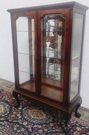VITRINA ESTILO INGLES CHIPPENDALE CIRSTALERO INGLES ANTIGUO. COD: 94609