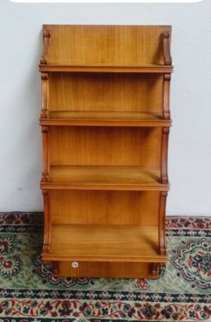 REPISA DE COLGAR EN MADERA ESTILO INGLES MODERNO. COD: 94802