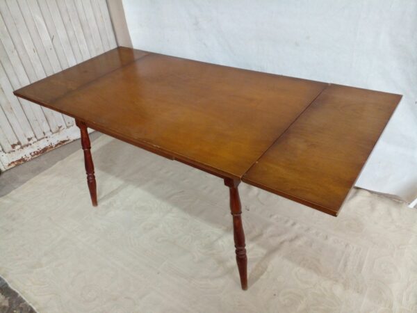 MESA DE COMEDOR ESTILO WINDSOR CON TABLAS DE ALARGUE. COD 93101 - Image 5