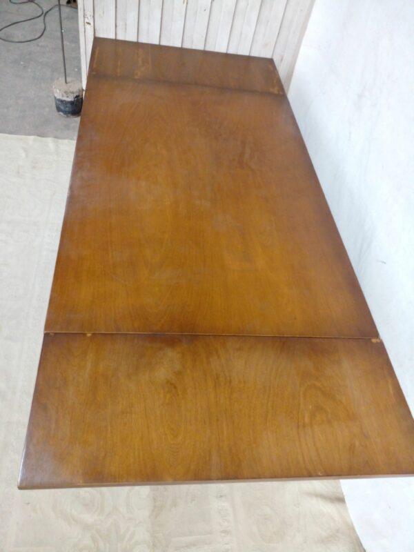 MESA DE COMEDOR ESTILO WINDSOR CON TABLAS DE ALARGUE. COD 93101 - Image 6