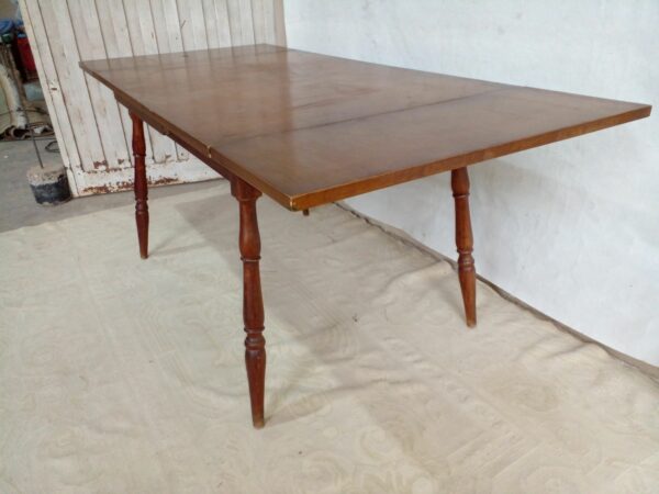 MESA DE COMEDOR ESTILO WINDSOR CON TABLAS DE ALARGUE. COD 93101 - Image 7