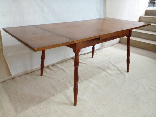 MESA DE COMEDOR ESTILO WINDSOR CON TABLAS DE ALARGUE. COD 93101 - Image 9