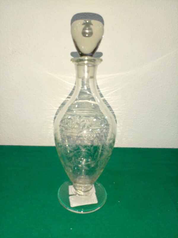 BOTELLON ANTIGUO DE CRISTAL TALLADO AL ACIDO. COD: 95503
