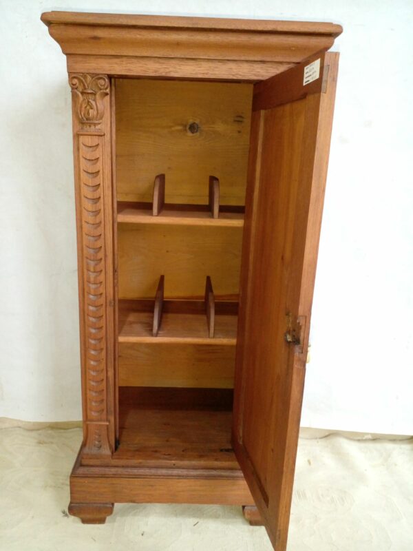 MUEBLE ANTIGUO CEDRO MACIZO LAVADO MESA DE LUZ ALTA MUEBLE AUXILIAR. COD: 94303 - Image 9