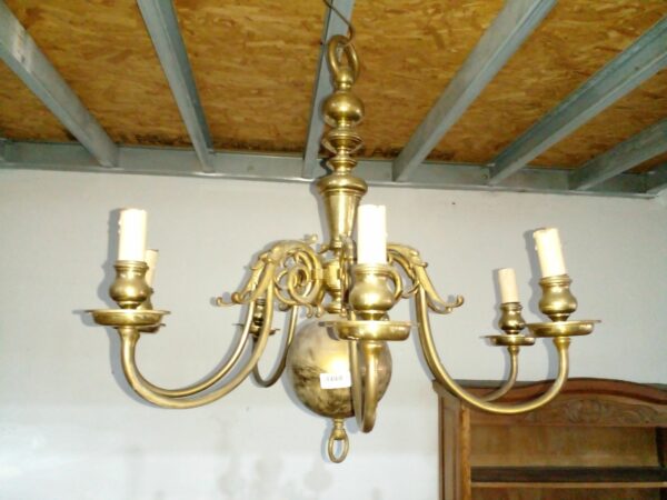 IMPORTANTE ARAÑA ESTILO HOLANDES 7 LUCES. COD: 95607