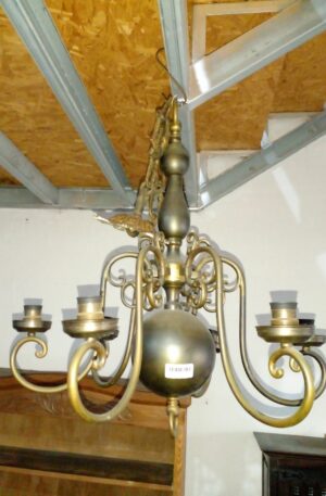 ARAÑA ANTIGUA ESTILO HOLANDES DE 6 LUCES CON CADENA Y FLORON. COD: 95608