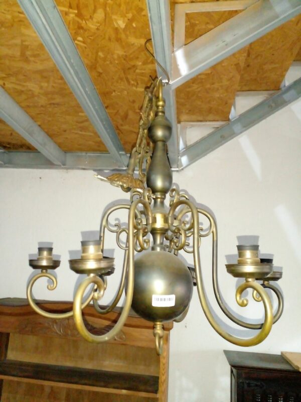 ARAÑA ANTIGUA ESTILO HOLANDES DE 6 LUCES CON CADENA Y FLORON. COD: 95608