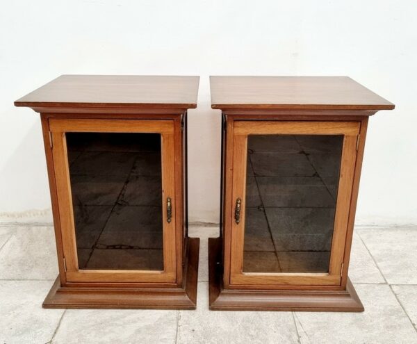 MUEBLE VITRINA ESTILO INGLES MODERNO EN CEREJEIRA IDEAL AUDIO O DECORACION. COD: 95702