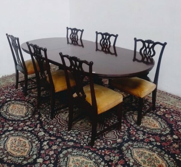 JUEGO DE COMEDOR ESTILO INGLES REMINISCENCIAS ORIENTALES. COD: 95101