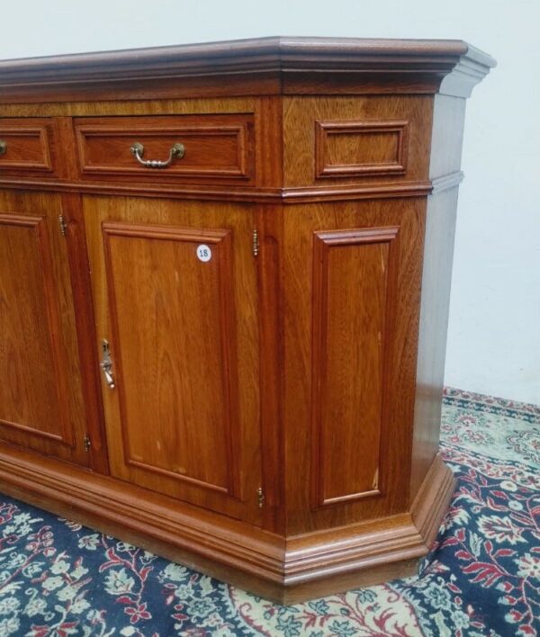 MUEBLE BAJO APARADOR VAJILLERO EN ROBLE CEREJEIRA. COD: 95901 - Image 7