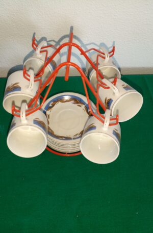 JUEGO DE CAFE PARA 6 PERSONAS CON SOPORTE PARA TAZAS Y PLATOS PORCELANA CHINA. COD: 74102