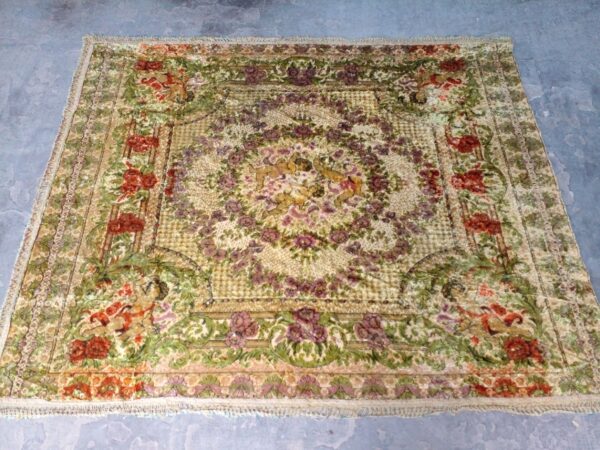TAPIZ ANTIGUO DE SEDA IDEAL DECORACION O CUBRECAMA CON QUERUBINES. COD: 96410 - Image 4