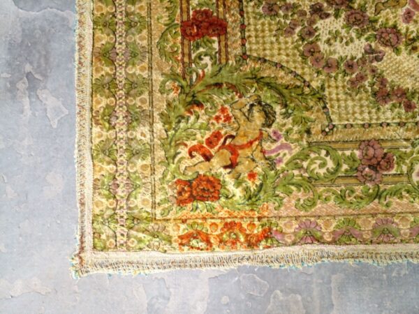 TAPIZ ANTIGUO DE SEDA IDEAL DECORACION O CUBRECAMA CON QUERUBINES. COD: 96410 - Image 10