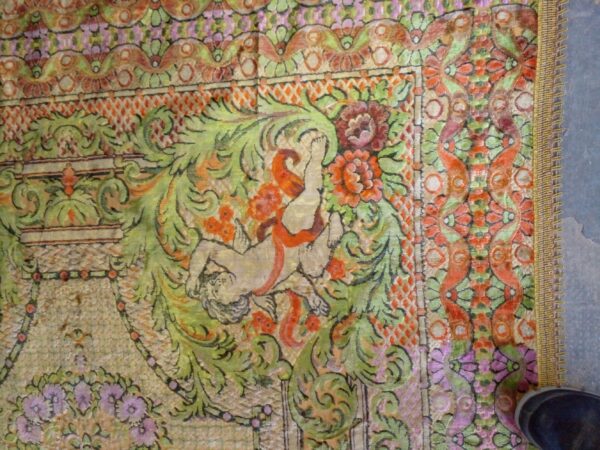 TAPIZ ANTIGUO DE SEDA IDEAL DECORACION O CUBRECAMA CON QUERUBINES. COD: 96409 - Image 6