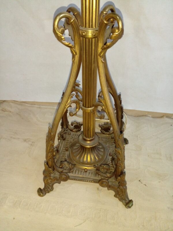 LAMPARA DE PIE BRONCE CON IMPORTANTES FIGURAS DE GUERREROS ROMANOS. COD: 96703 - Image 3