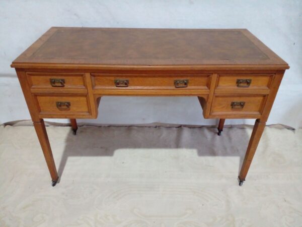 ESCRITORIO ANTIGUO DE ROBLE 5 CAJONES ESTILO INGLES. COD: 97101