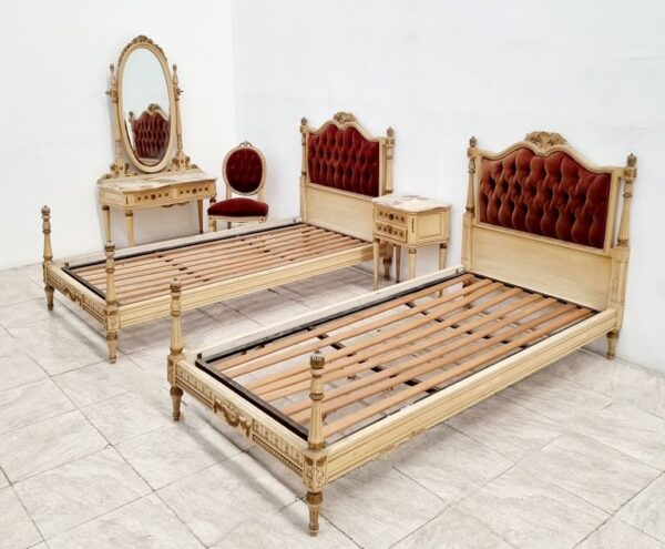 JUEGO DE DORMITORIO FRANCES LUIS XVI JUVENIL PATINADO. COD: 96513