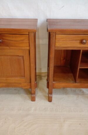 MESA DE LUZ ANTIGUA ESTILO VASCO PROVENZAL MADERA MACIZA. COD: 35134