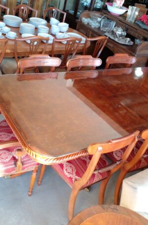 JUEGO DE COMEDOR IMPERIO 9 PIEZAS, EN CAOBA CON BRONCERIA. COD: 98101