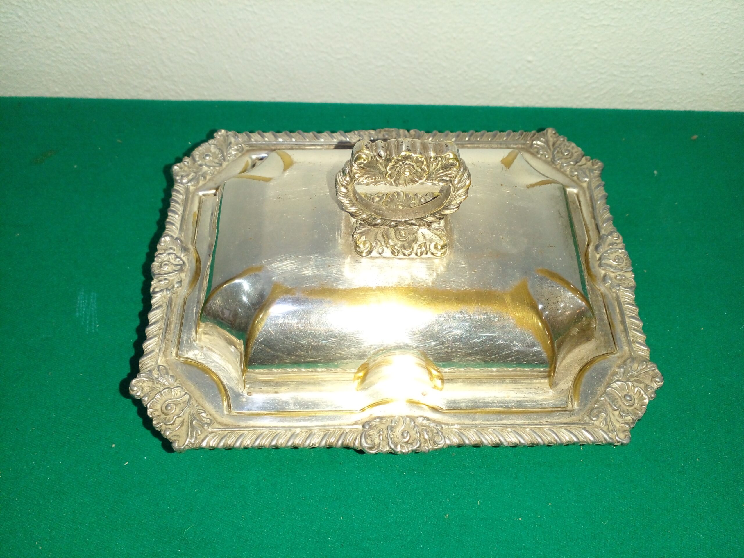 CENTRO DE MESA METAL PLATEADO ANTIGUO SELLADO PLATERIA ESCUDO. COD: 97406 - Image 4