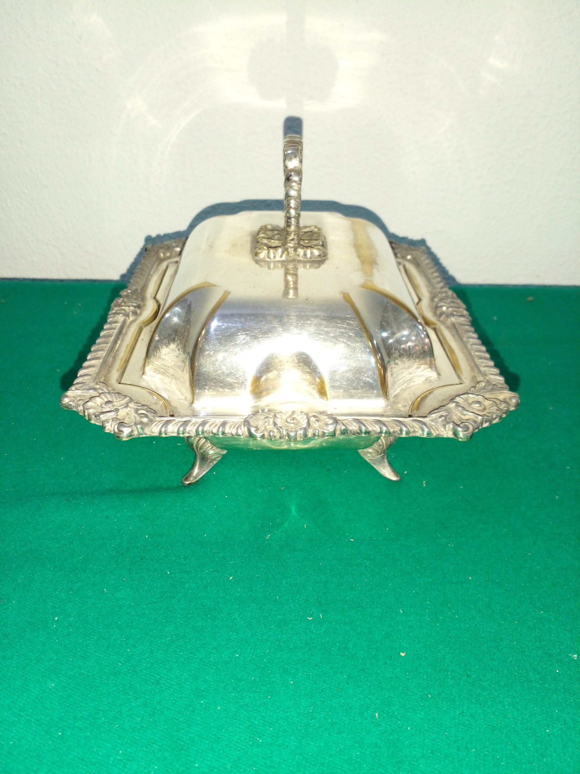CENTRO DE MESA METAL PLATEADO ANTIGUO SELLADO PLATERIA ESCUDO. COD: 97406 - Image 5