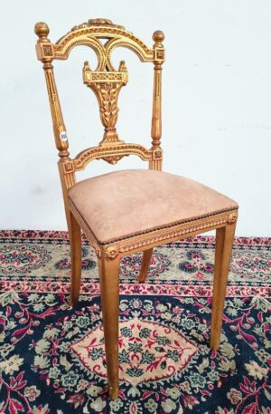 SILLA ANTIGUA ESTILO FRANCES LUIS XVI DORADA A LA HOJA COLECCION. COD: 98207