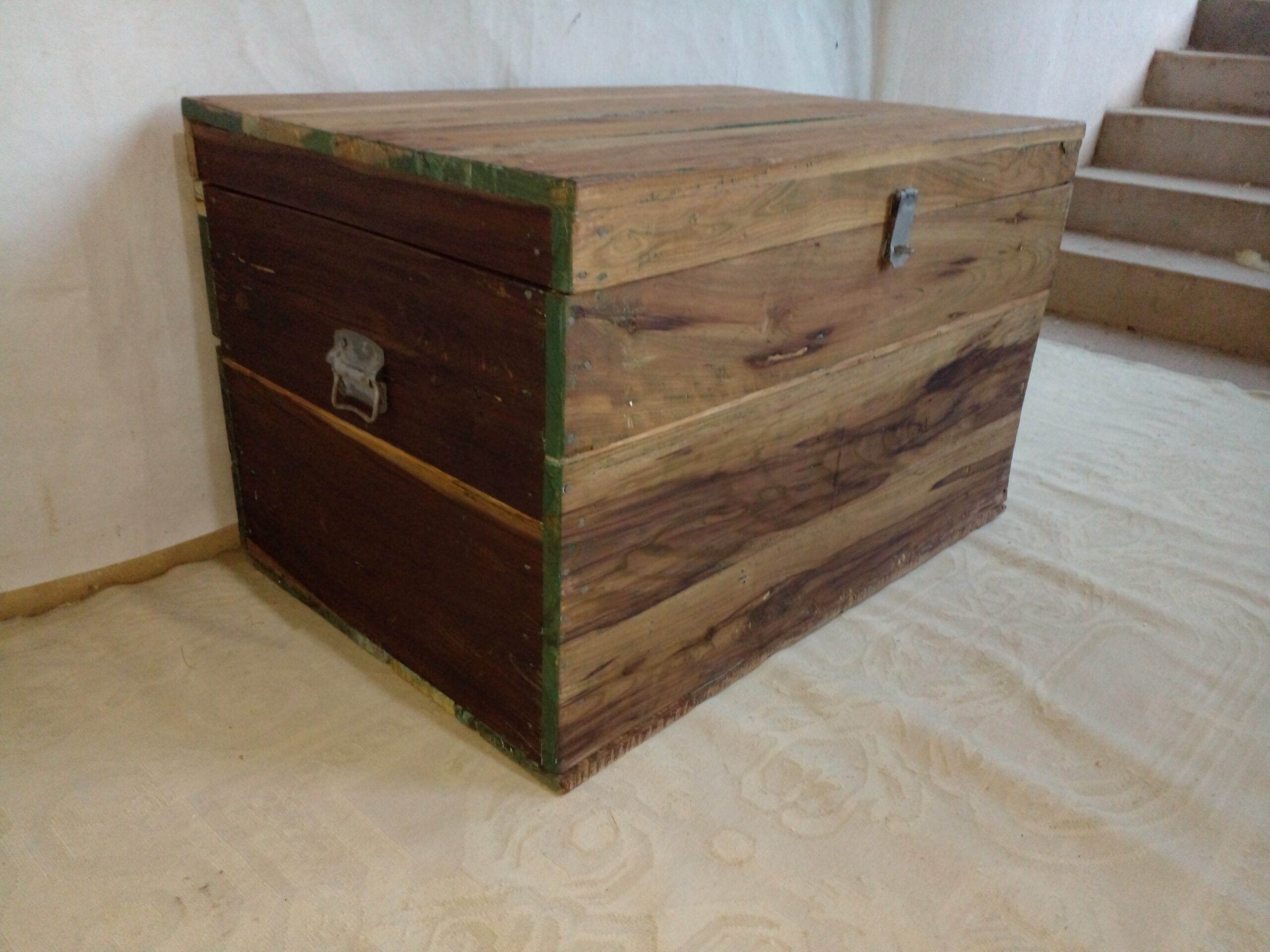 BAUL ANTIGUO EN MADERA LAVADA ARCON DE CAMPO. COD: 96301 - Image 6