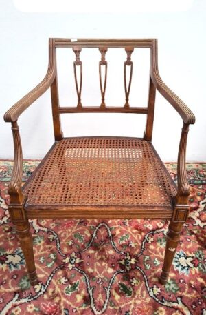 SILLON UN CUERPO ESTILO INGLES CON ASIENTO DE ESTERILLA VEGETAL. COD: 100005