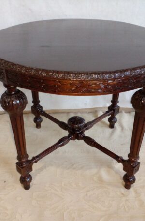 MESA DE SALA ANTIGUA ESTILO COLONIAL INGLES EN NOGAL ITALIANO. COD: 99901