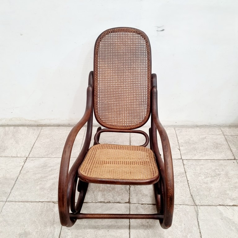 SILLON MECEDOR ANTIGUO ESTILO THONET ORIGINAL CON ESTERILLA VEGETAL. COD: 100107 - Image 2