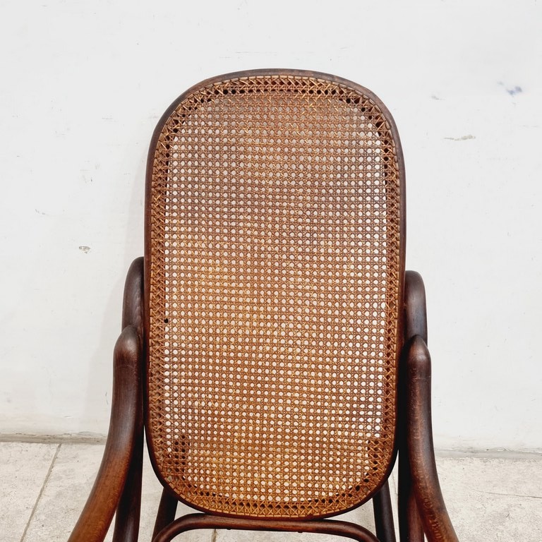 SILLON MECEDOR ANTIGUO ESTILO THONET ORIGINAL CON ESTERILLA VEGETAL. COD: 100107 - Image 4