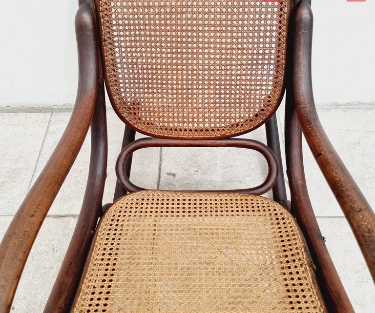 SILLON MECEDOR ANTIGUO ESTILO THONET ORIGINAL CON ESTERILLA VEGETAL. COD: 100107 - Image 5