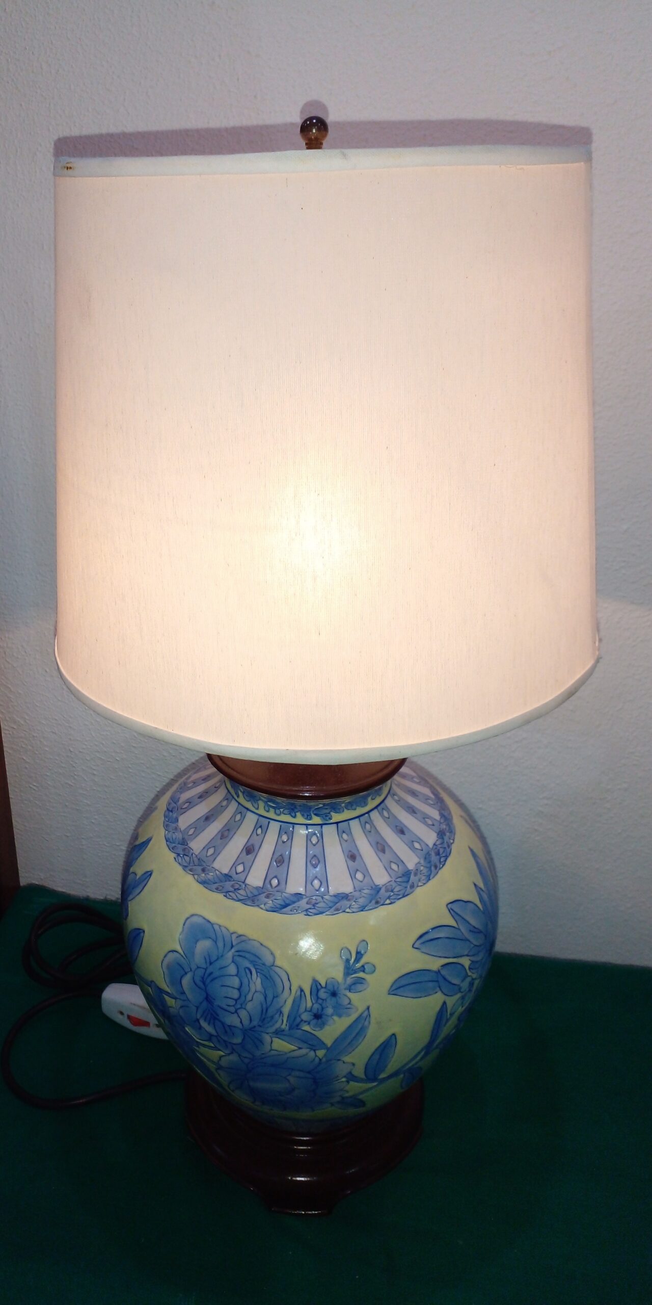 LAMPARA DE MESA PORCELANA ESMALTADA ESTILO ORIENTAL. COD: 101923 - Image 6