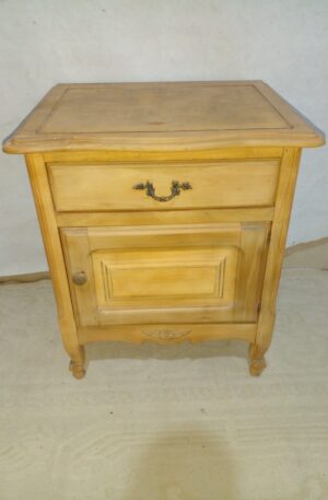 MESA DE LUZ ANTIGUA ESTILO FRANCES PROVENZAL MADERA LAVADA NATURAL. COD: 92802