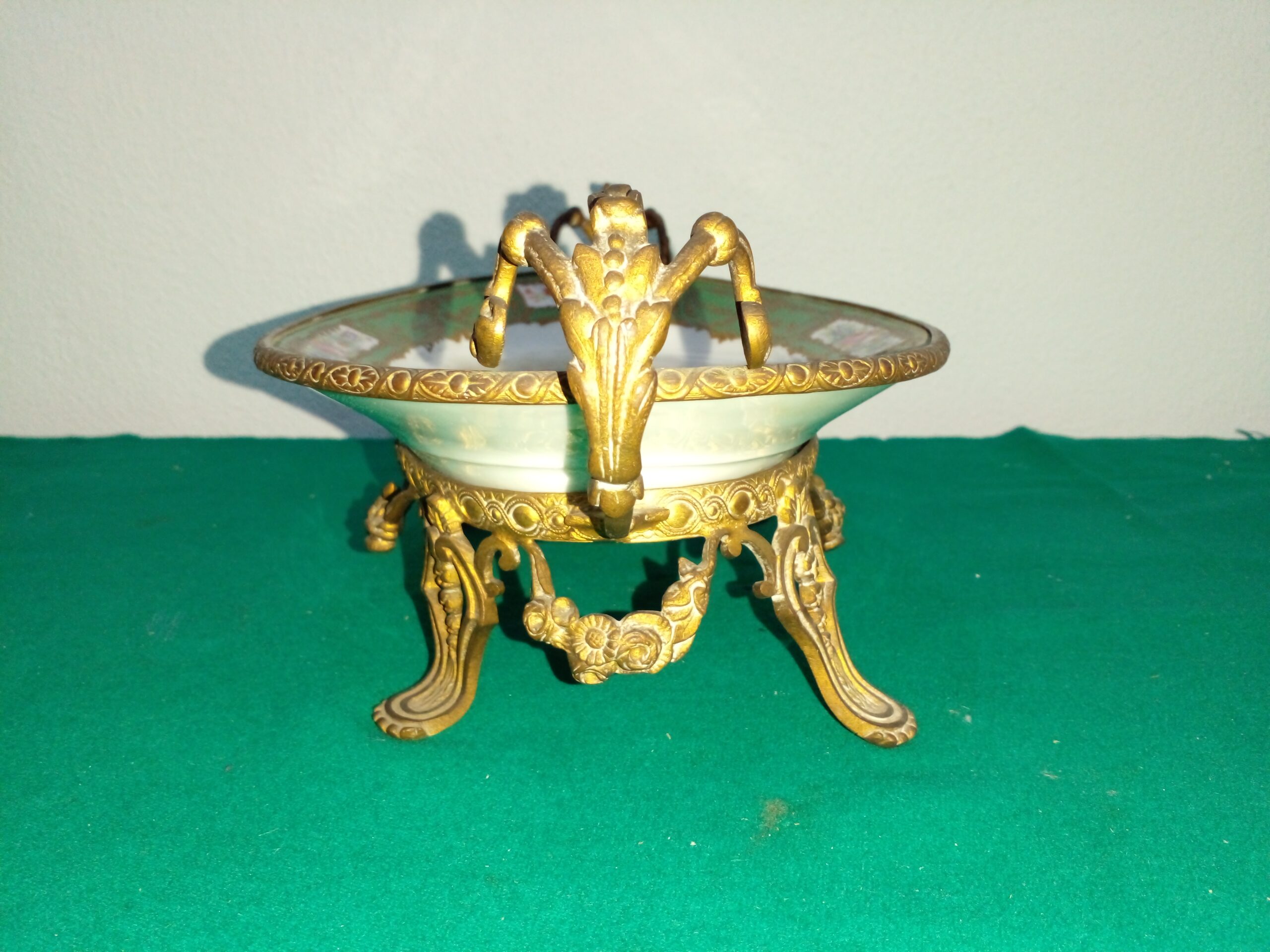 CENTRO DE MESA PORCELANA DE SEVRES CON MONTURA DE BRONCE. COD: 104601 - Image 8