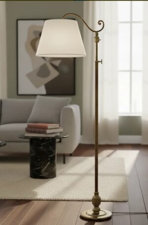 LAMPARA DE PIE ESTILO INGLES EN BRONCE CON PANTALLA. COD: 103503 RESERVADO