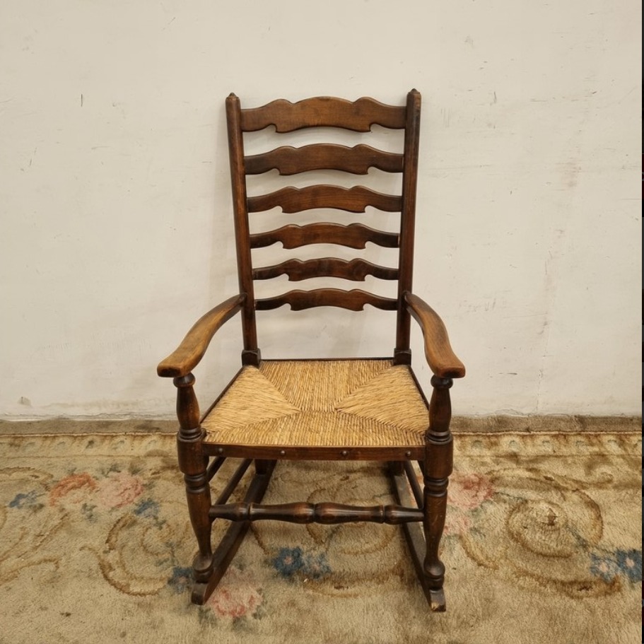 SILLON MECEDOR ANTIGUO ESTILO COLONIAL ASIENTO ENJUNCADO NATURAL. COD: 104103 - Image 3