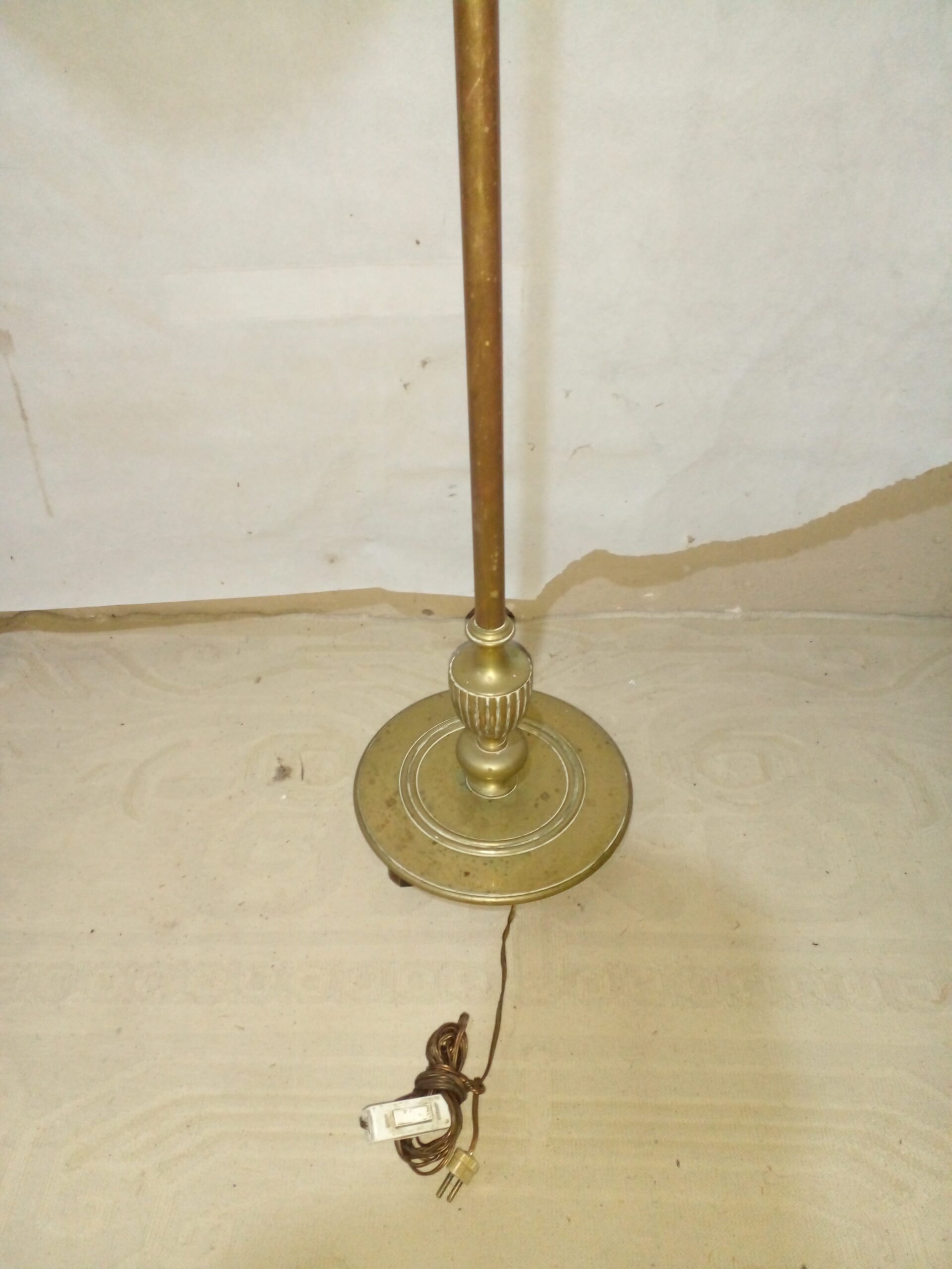 LAMPARA DE PIE ESTILO INGLES EN BRONCE CON PANTALLA. COD: 103503 RESERVADO - Image 10
