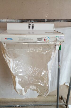 SECARROPAS DE COLGAR DE PARED CON BOLSA DE SECADO MARCA EVEREST SECAMAX. COD: 68502