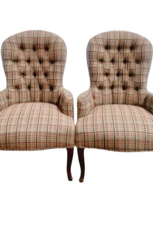 SILLON DE DORMITORIO ESTILO INGLES TAPIZADO ESCOCES IMPECABLE PETIT MUEBLE. COD: 97003