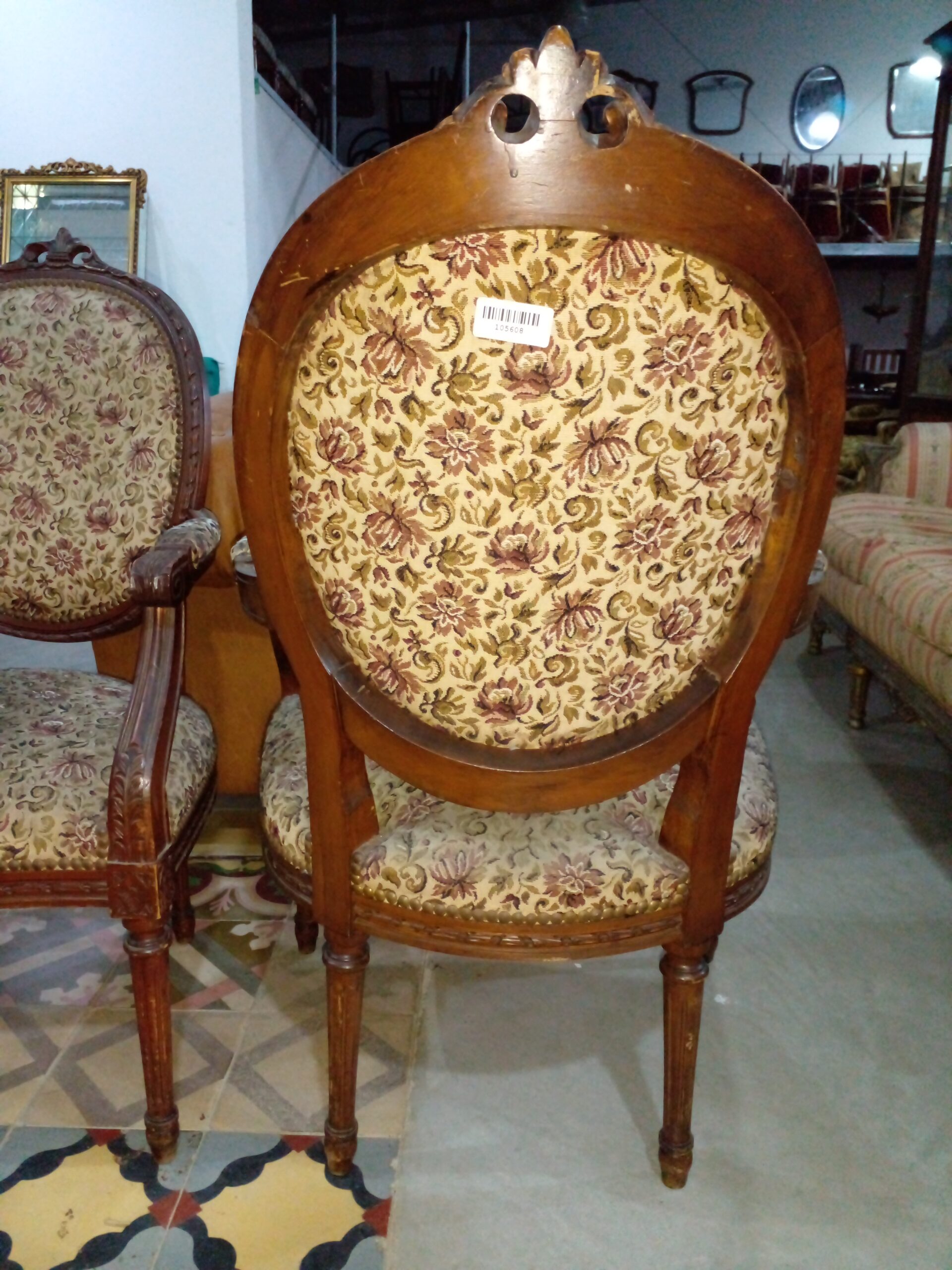 SILLON DE SALA O DORMITORIO ESTILO FRANCES LUIS XVI RESPALDO MEDALLON. COD: 105608 - Imagen 10